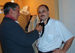  Zawi�zywanie krawata z ta�my filmowej